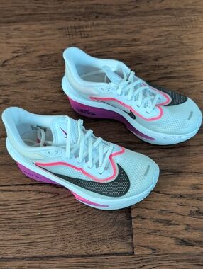 Nike Women's Zoom Fly 5